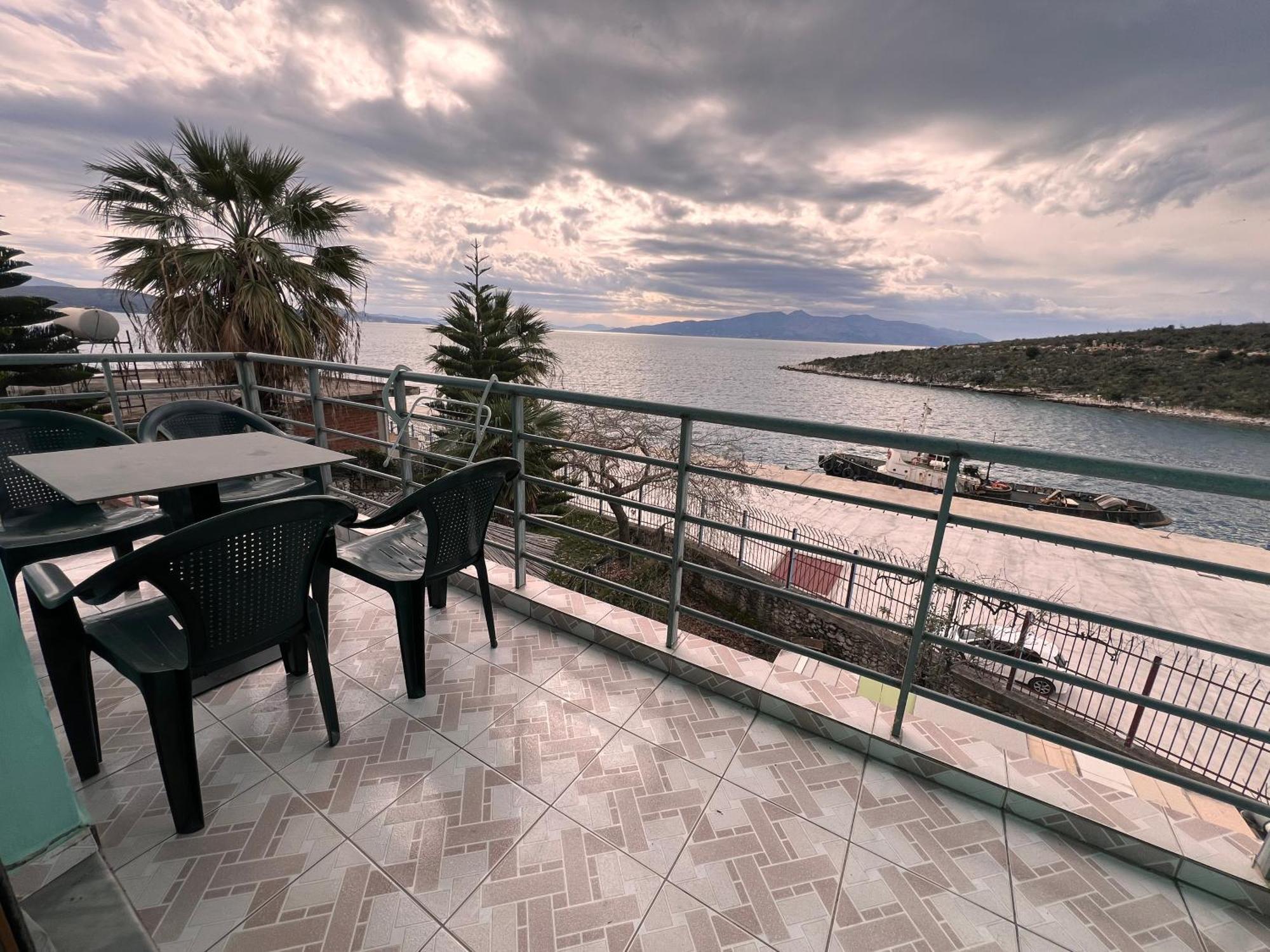 Majki Beach Apartments Sarandë 外观 照片